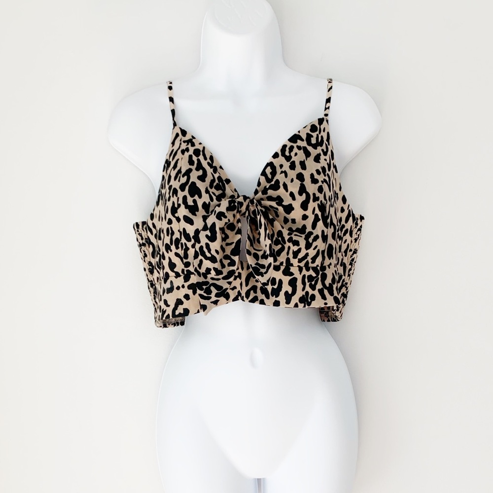 Essue Leopard Bow Tie Front Keyhole Crop Top Large